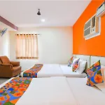Fabhotel Vrj Residency - 500M From Chennai Trade Center