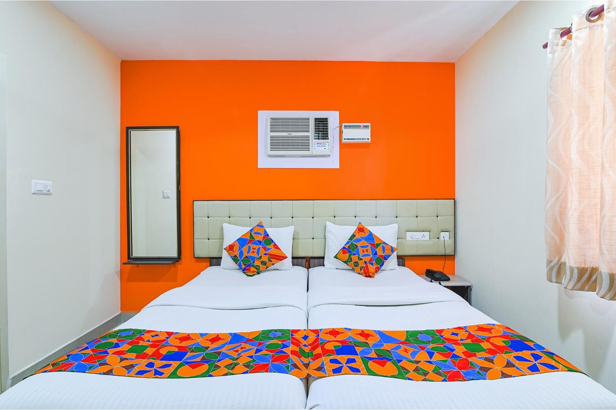 Hotel Fabhotel Vrj Residency - 500m From Trade Center Chennai