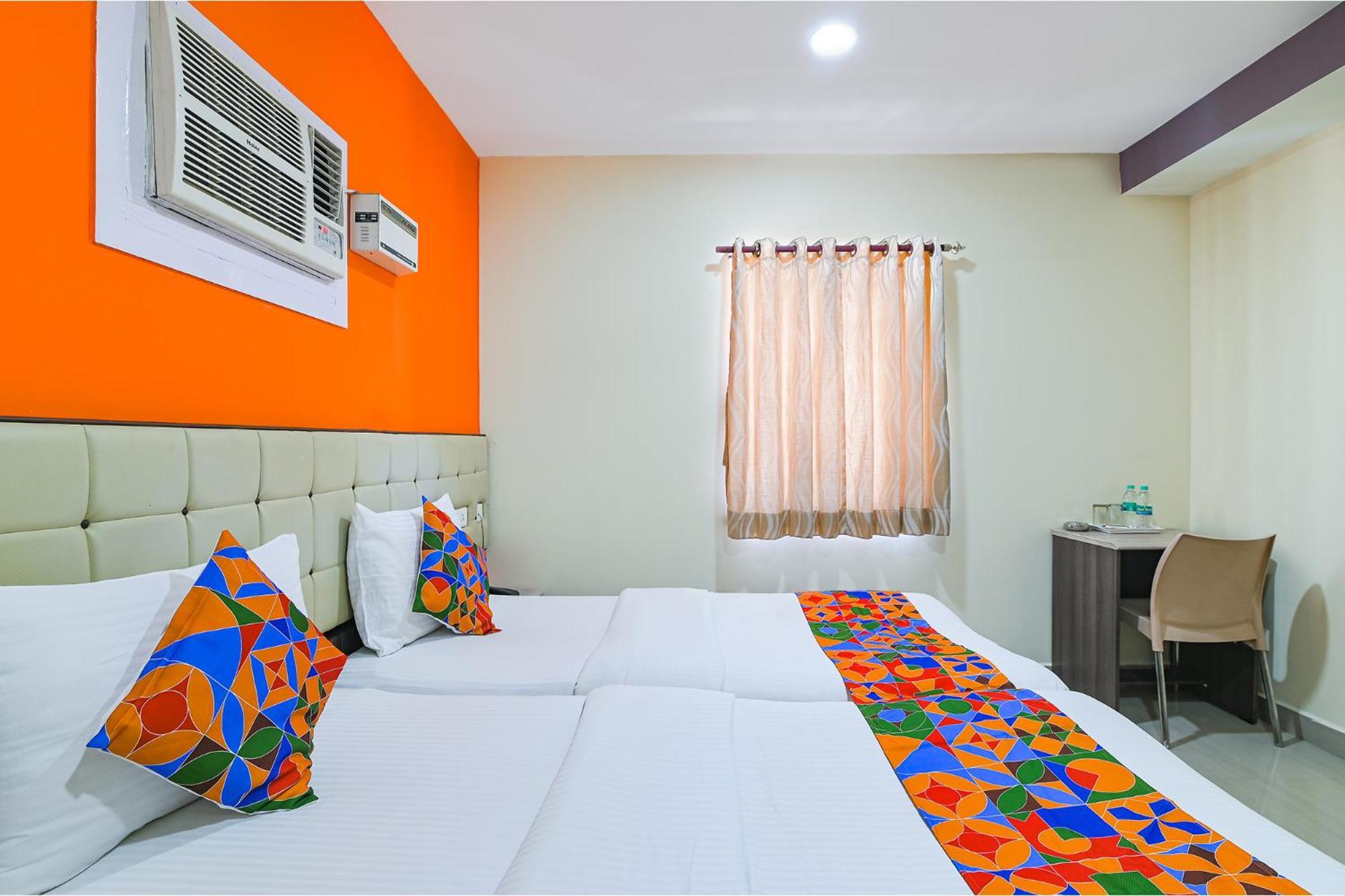 Fabhotel Vrj Residency - 500m From Trade Center 3*